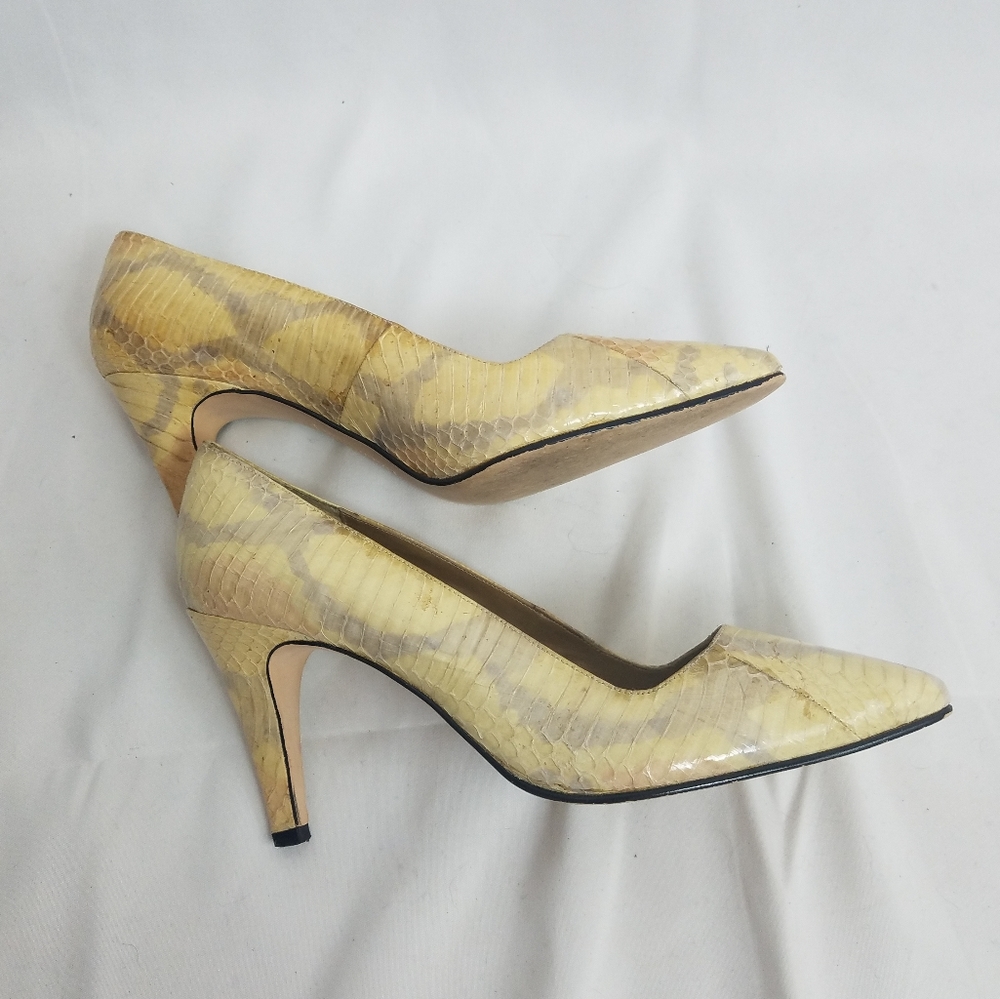 Jennifer Moore vintage 1990s snakeskin pumps